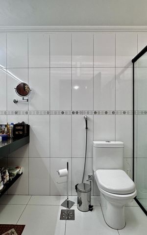 Casa à venda com 247m², 3 quartos e 2 vagas Casa à venda com 247m², 3 quartos e 2 vagasBanheiro do Quarto 1