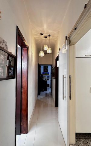 Casa à venda com 247m², 3 quartos e 2 vagas Casa à venda com 247m², 3 quartos e 2 vagasCorredor Quartos