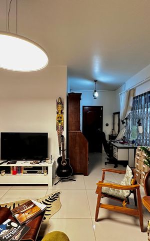 Casa à venda com 247m², 3 quartos e 2 vagas Casa à venda com 247m², 3 quartos e 2 vagasSala