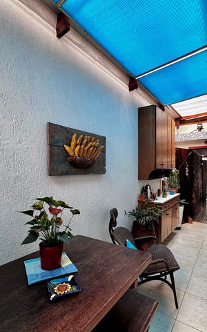 Casa à venda com 247m², 3 quartos e 2 vagas Casa à venda com 247m², 3 quartos e 2 vagasCorredor