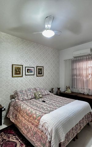 Casa à venda com 247m², 3 quartos e 2 vagas Casa à venda com 247m², 3 quartos e 2 vagasQuarto 1
