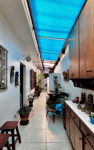 Casa à venda com 247m², 3 quartos e 2 vagas Casa à venda com 247m², 3 quartos e 2 vagasCorredor