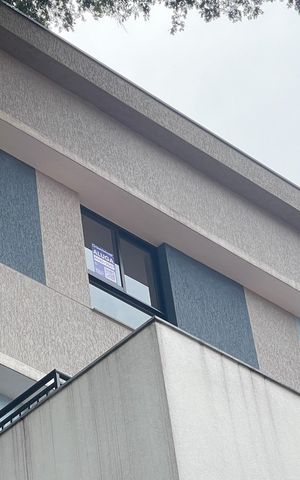 Apartamento à venda com 51m², 2 quartos e 1 vaga Apartamento à venda com 51m², 2 quartos e 1 vagaJanela + Placa