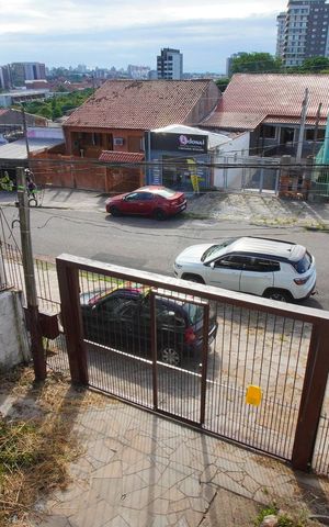 Casa à venda com 140m², 3 quartos e 4 vagasVaranda - Vista