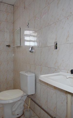 Casa à venda com 140m², 3 quartos e 4 vagasBanheiro Corredor