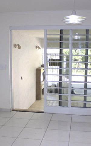 Casa à venda com 172m², 4 quartos e 1 vagaSala