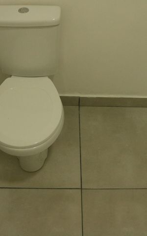 Casa à venda com 500m², 2 quartos e 3 vagasBanheiro 1