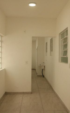 Casa à venda com 500m², 2 quartos e 3 vagasCorredor