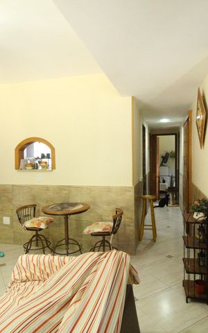 Casa à venda com 119m², 2 quartos e 1 vagaSala