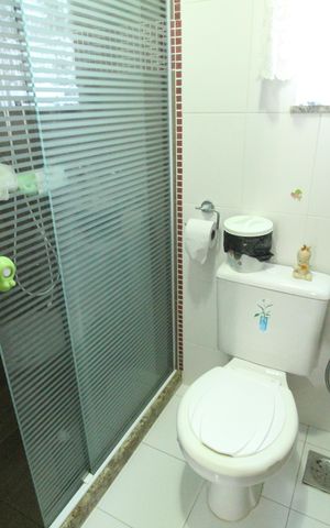 Casa à venda com 119m², 2 quartos e 1 vagaBanheiro da suíte 