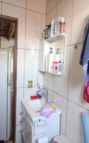 Casa à venda com 110m², 3 quartos e 1 vagaBanheiro 2