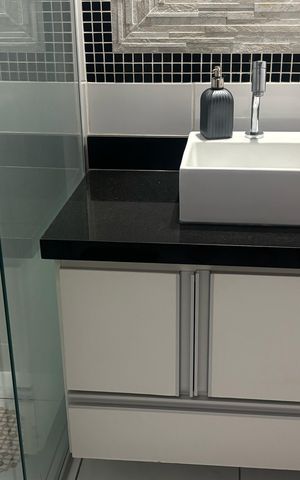 Casa à venda com 250m², 3 quartos e 2 vagas Casa à venda com 250m², 3 quartos e 2 vagasBanheiro 1