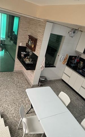 Casa à venda com 250m², 3 quartos e 2 vagas Casa à venda com 250m², 3 quartos e 2 vagasCozinha