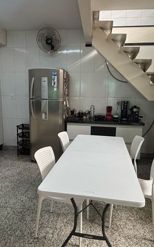 Casa à venda com 250m², 3 quartos e 2 vagas Casa à venda com 250m², 3 quartos e 2 vagasCozinha