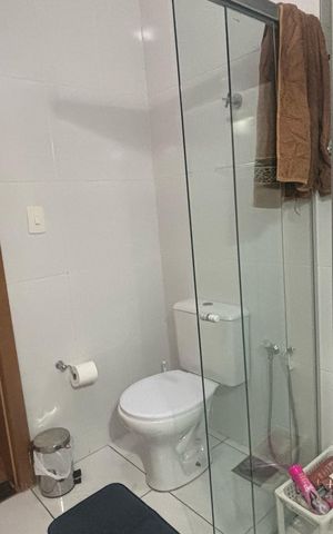 Casa à venda com 250m², 3 quartos e 2 vagas Casa à venda com 250m², 3 quartos e 2 vagasBanheiro 1