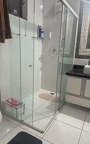 Casa à venda com 250m², 3 quartos e 2 vagas Casa à venda com 250m², 3 quartos e 2 vagasBanheiro 1
