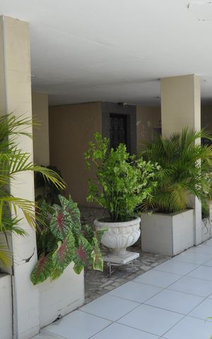 Apartamento à venda com 75m², 2 quartos e sem vagaFachada