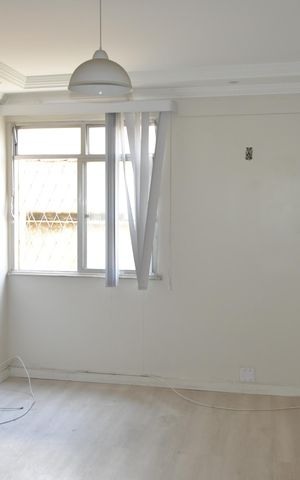 Apartamento à venda com 75m², 2 quartos e sem vagaSala