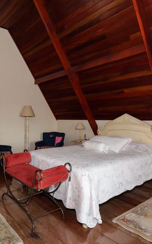 Casa à venda com 500m², 4 quartos e 3 vagas Casa à venda com 500m², 4 quartos e 3 vagasSuíte 1