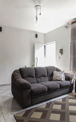 Casa à venda com 70m², 2 quartos e 2 vagas Casa à venda com 70m², 2 quartos e 2 vagasSala