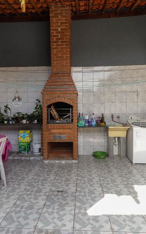 Casa à venda com 70m², 2 quartos e 2 vagas Casa à venda com 70m², 2 quartos e 2 vagasChurrasqueira