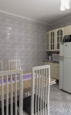 Casa à venda com 70m², 2 quartos e 2 vagas Casa à venda com 70m², 2 quartos e 2 vagasCozinha