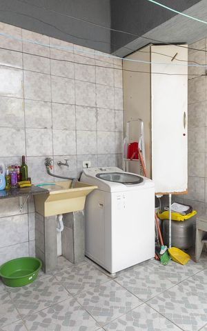 Casa à venda com 70m², 2 quartos e 2 vagas Casa à venda com 70m², 2 quartos e 2 vagasÁrea de Serviço
