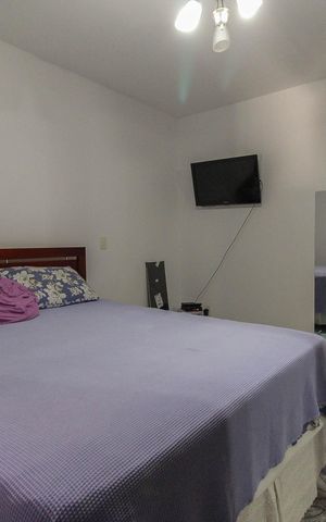 Casa à venda com 70m², 2 quartos e 2 vagas Casa à venda com 70m², 2 quartos e 2 vagasSuíte
