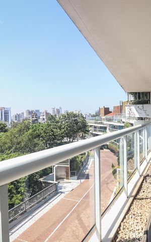 Casa de condomínio à venda com 350m², 3 quartos e 3 vagas Casa de condomínio à venda com 350m², 3 quartos e 3 vagasVaranda da Sala das Suites