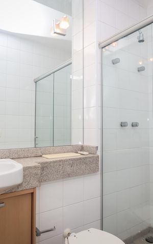 Casa de condomínio à venda com 350m², 3 quartos e 3 vagas Casa de condomínio à venda com 350m², 3 quartos e 3 vagasBanheiro 4