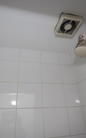 Casa de condomínio à venda com 350m², 3 quartos e 3 vagas Casa de condomínio à venda com 350m², 3 quartos e 3 vagasBanheiro de serviço