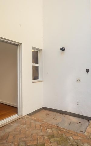 Casa de condomínio à venda com 350m², 3 quartos e 3 vagas Casa de condomínio à venda com 350m², 3 quartos e 3 vagasQuintal