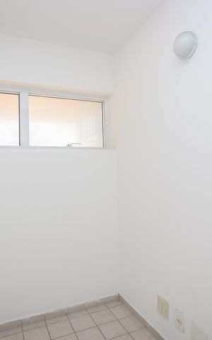 Casa de condomínio à venda com 350m², 3 quartos e 3 vagas Casa de condomínio à venda com 350m², 3 quartos e 3 vagasQuarto de Serviço
