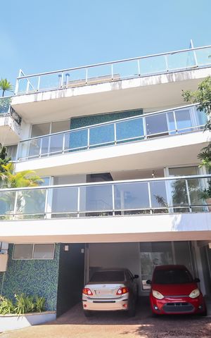 Casa de condomínio à venda com 350m², 3 quartos e 3 vagas Casa de condomínio à venda com 350m², 3 quartos e 3 vagasFachada da casa