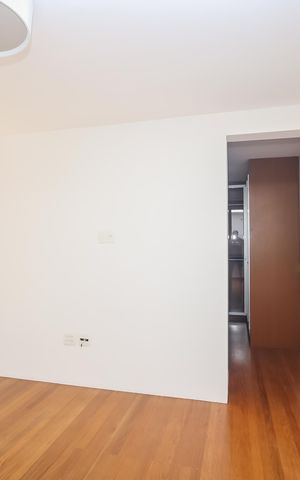Casa de condomínio à venda com 350m², 3 quartos e 3 vagas Casa de condomínio à venda com 350m², 3 quartos e 3 vagasSuite Master