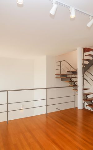 Casa de condomínio à venda com 350m², 3 quartos e 3 vagas Casa de condomínio à venda com 350m², 3 quartos e 3 vagasSala das Suites