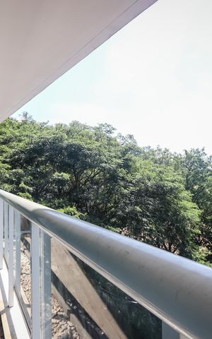 Casa de condomínio à venda com 350m², 3 quartos e 3 vagas Casa de condomínio à venda com 350m², 3 quartos e 3 vagasVaranda da Sala das Suites