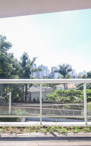 Casa de condomínio à venda com 350m², 3 quartos e 3 vagas Casa de condomínio à venda com 350m², 3 quartos e 3 vagasVaranda da Sala