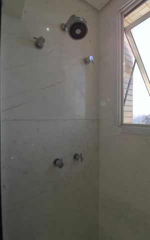 Apartamento à venda com 234m², 3 quartos e 4 vagasBanheiro da Suíte 1