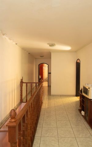 Casa à venda com 510m², 5 quartos e 6 vagas Casa à venda com 510m², 5 quartos e 6 vagasCorredor