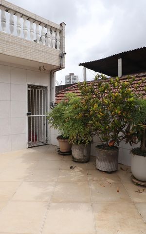 Casa à venda com 235m², 3 quartos e 2 vagasVaranda