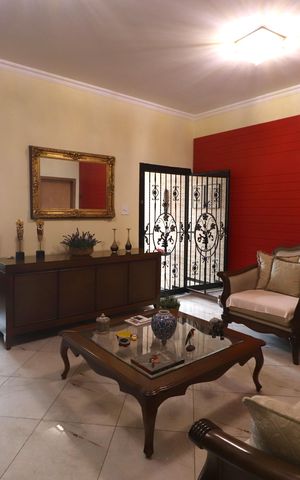 Casa à venda com 235m², 3 quartos e 2 vagasSala 1