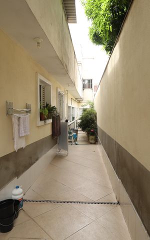 Casa à venda com 235m², 3 quartos e 2 vagasQuintal