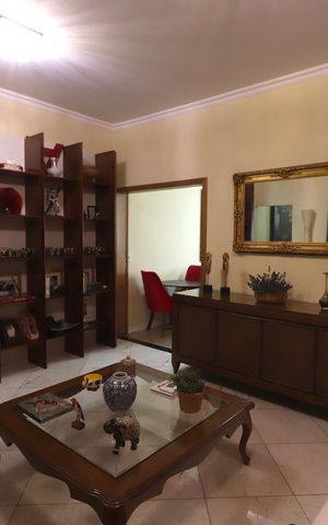 Casa à venda com 235m², 3 quartos e 2 vagasSala 1