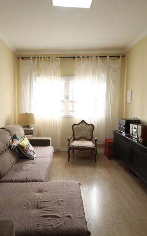 Casa à venda com 235m², 3 quartos e 2 vagasSala de TV