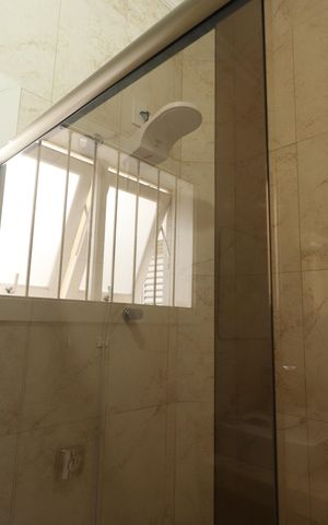 Casa à venda com 235m², 3 quartos e 2 vagasBanheiro 1