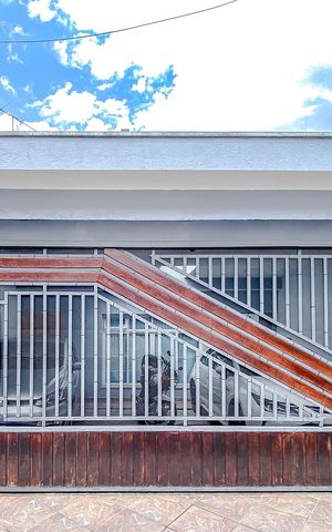 Casa à venda com 200m², 3 quartos e 3 vagasFachada - Plaquinha