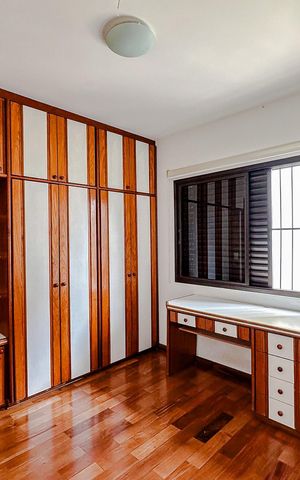 Apartamento à venda com 130m², 3 quartos e 2 vagasQuarto 1
