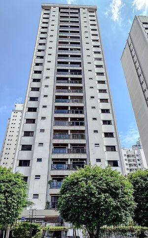 Apartamento à venda com 130m², 3 quartos e 2 vagasFachada