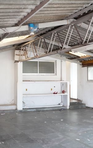 Casa à venda com 400m², 6 quartos e 2 vagasÁrea comum - Salão 